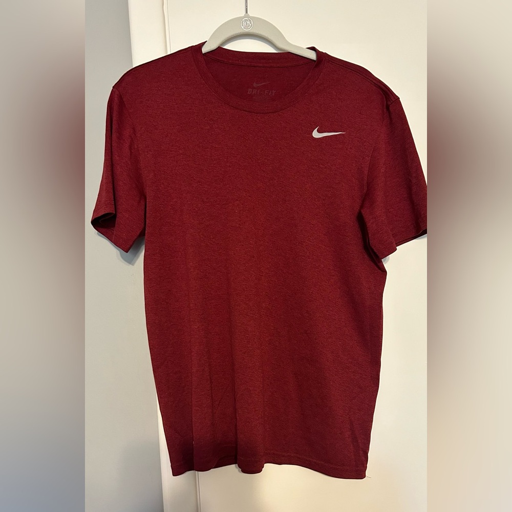 Men’s Nike shirt
